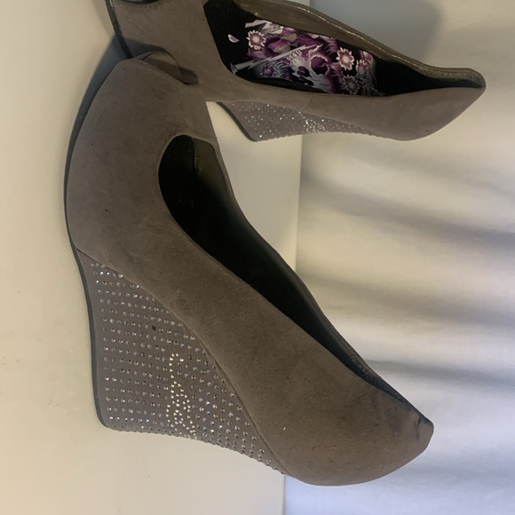 Ed Hardy - Picture 2 of 6